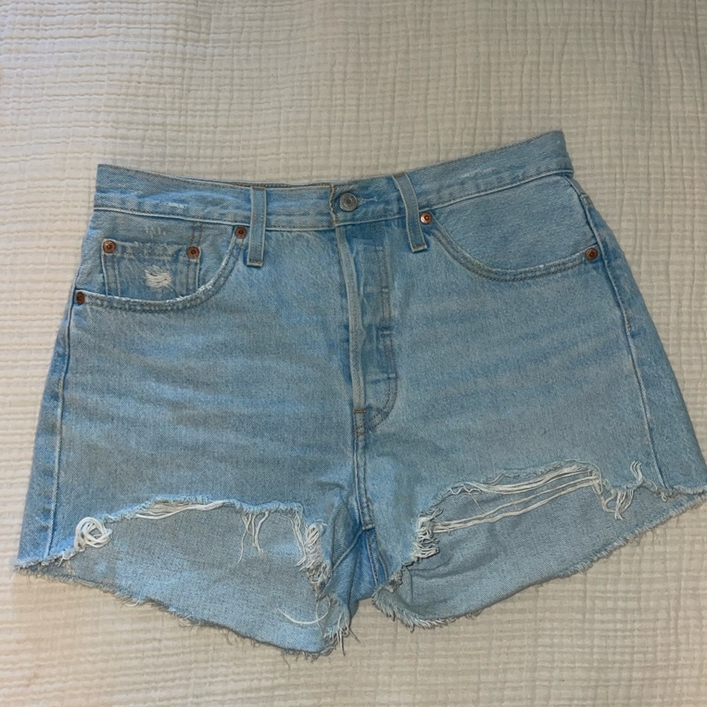 Levi Cut Off Shorts